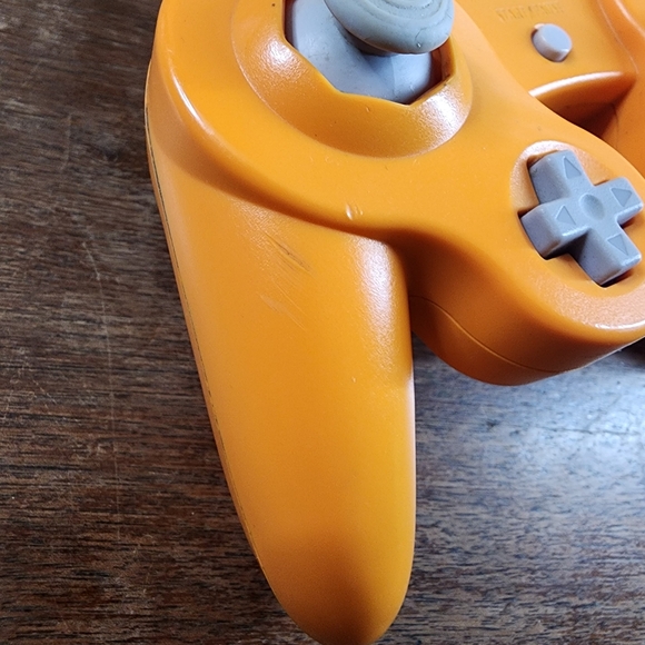 Official Nintendo Gamecube Controller Spice Orange - Picture 4 of 6